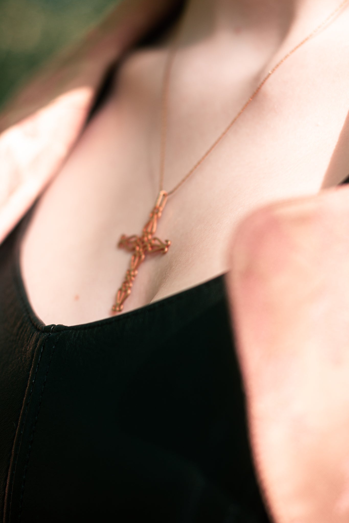 French vintage 1940 gold plated lace gothic cross pendant