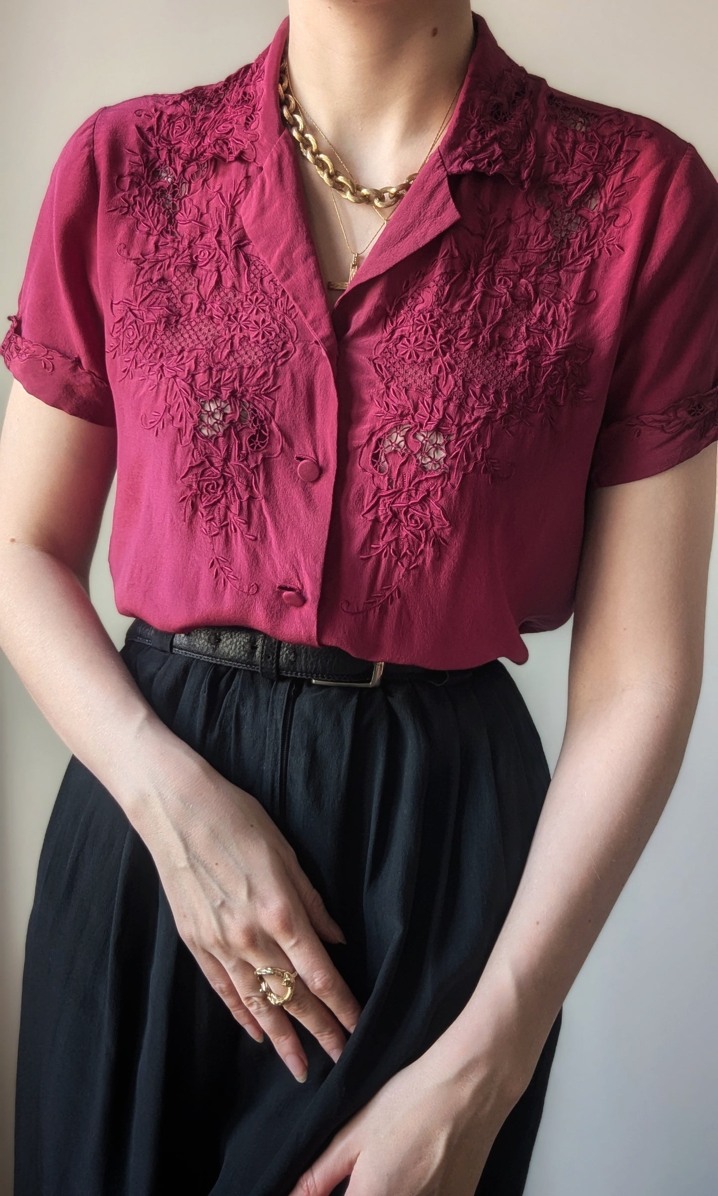 Vintage 1990 fushia chinese silk blouse with floral embroidery