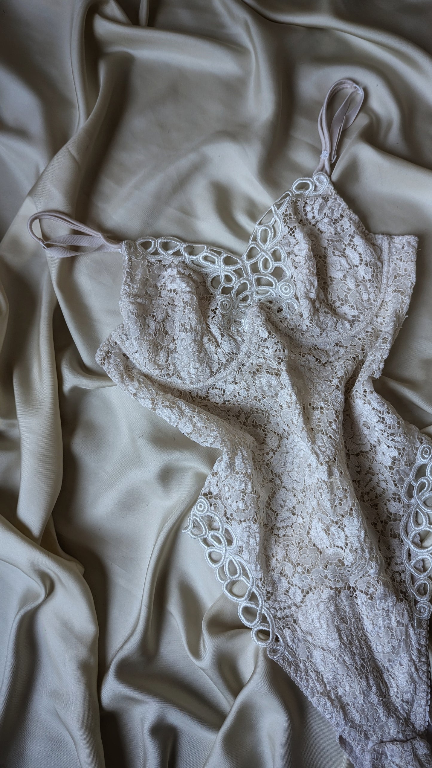 1993 vintage La Perla collector cream lace bodysuit arabesques