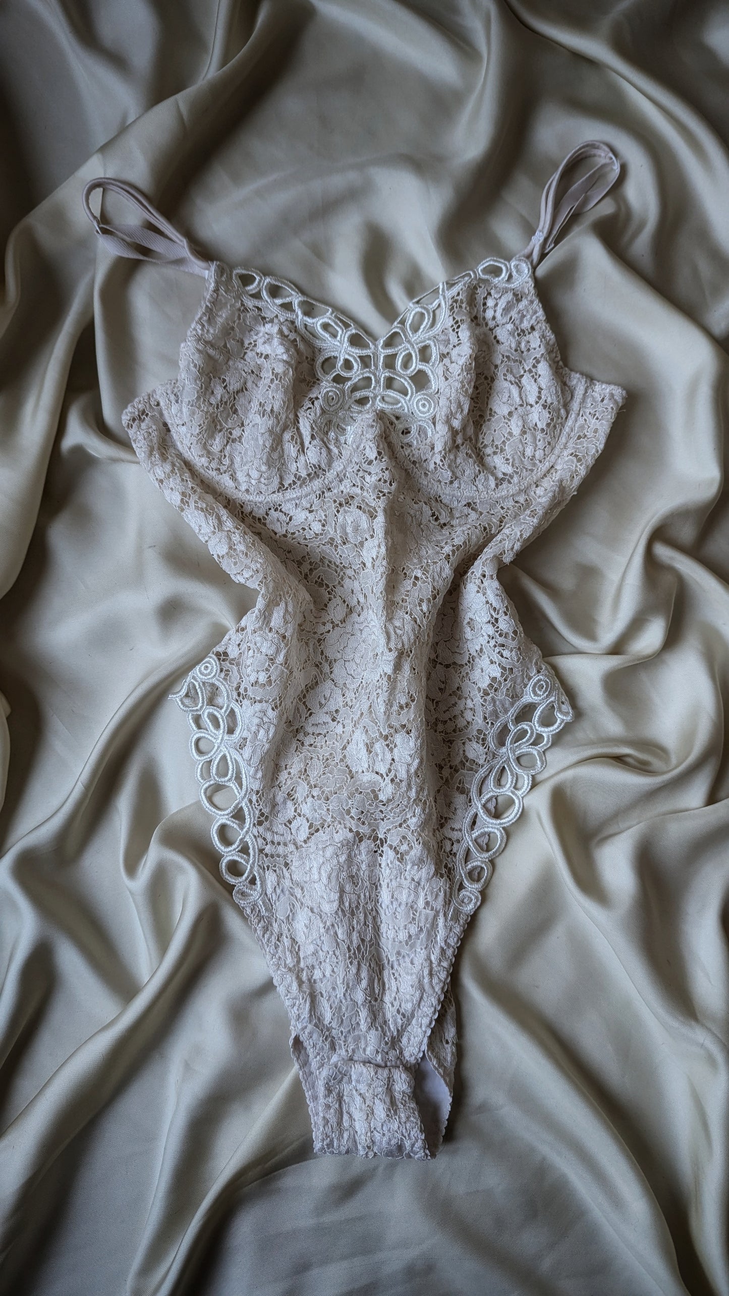 1993 vintage La Perla collector cream lace bodysuit arabesques