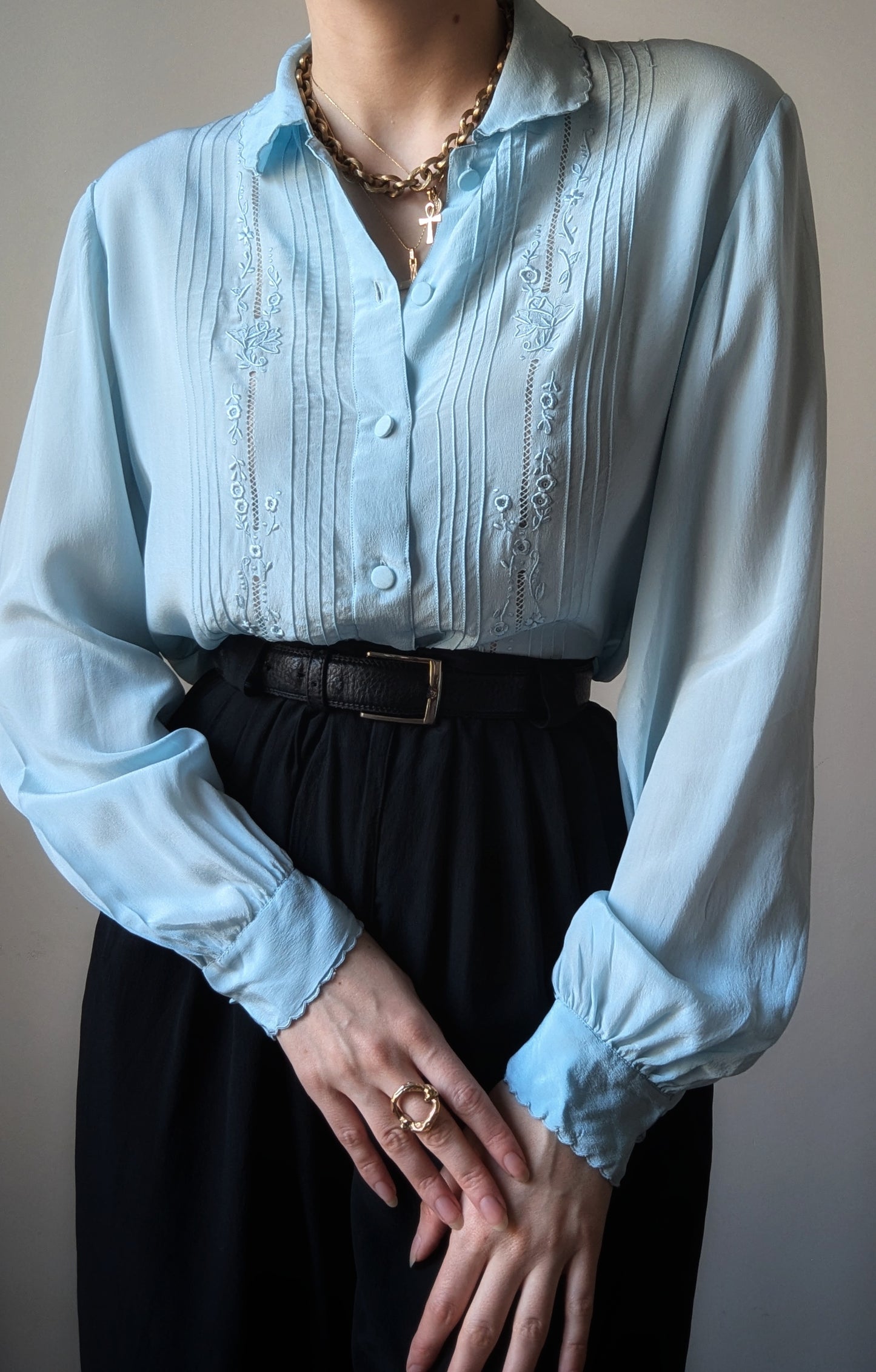 Vintage 1970 chinese blouse sky blue silk hand-embroidered