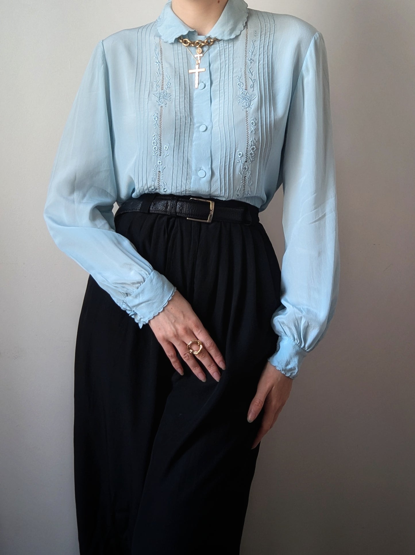 Vintage 1970 chinese blouse sky blue silk hand-embroidered