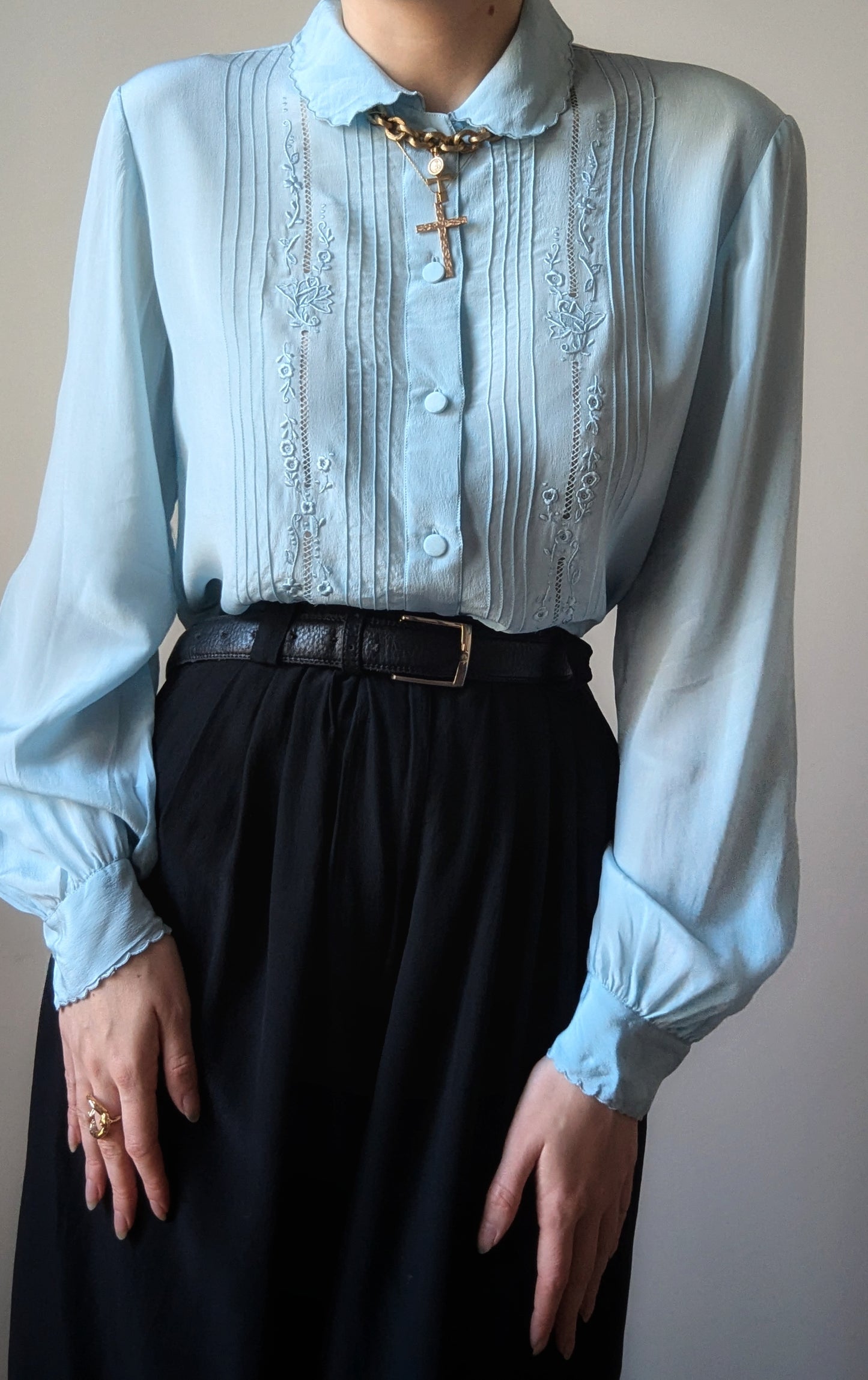 Vintage 1970 chinese blouse sky blue silk hand-embroidered