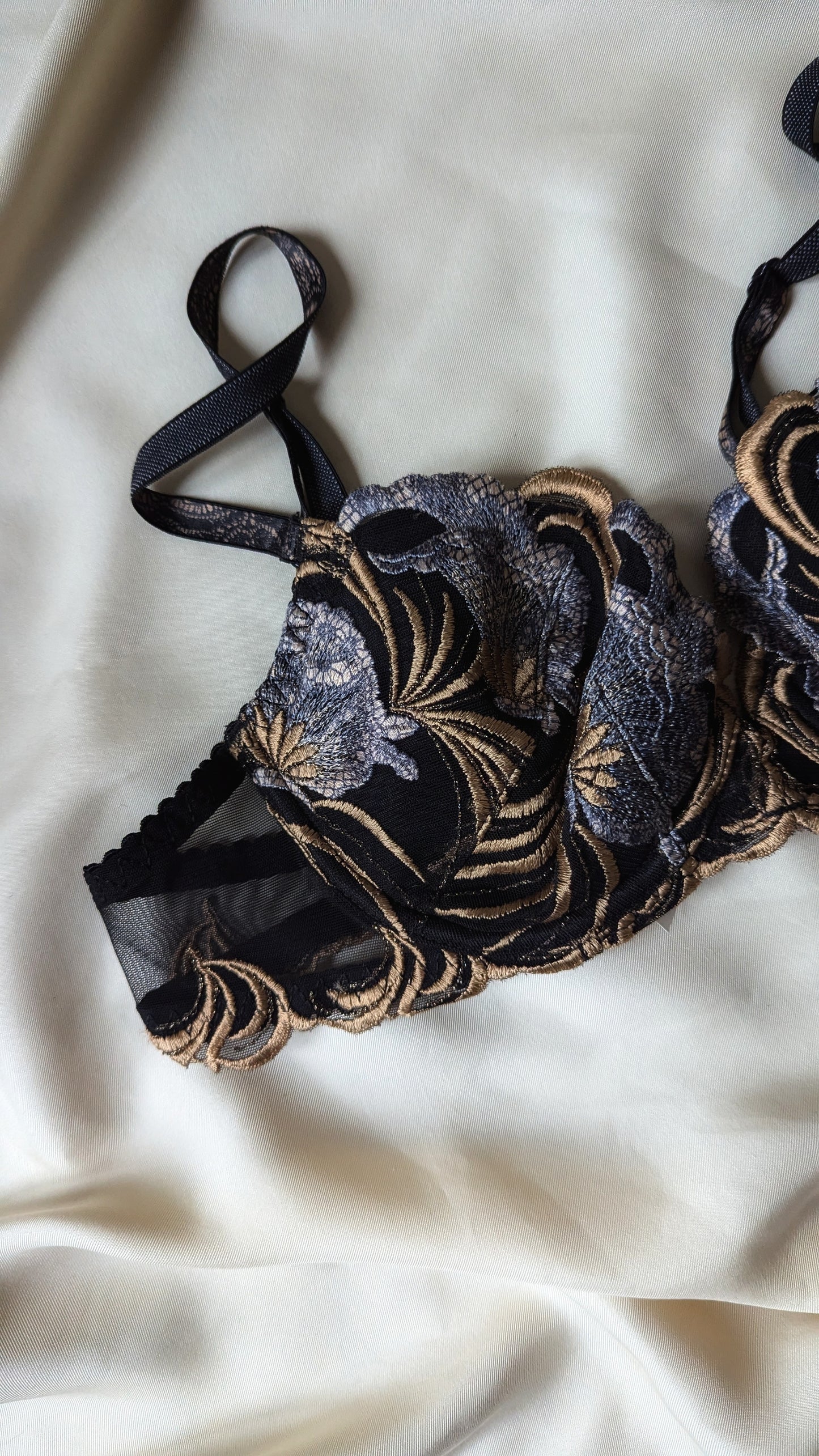 Vintage 90's Barbara Paris black floral embroidery bra