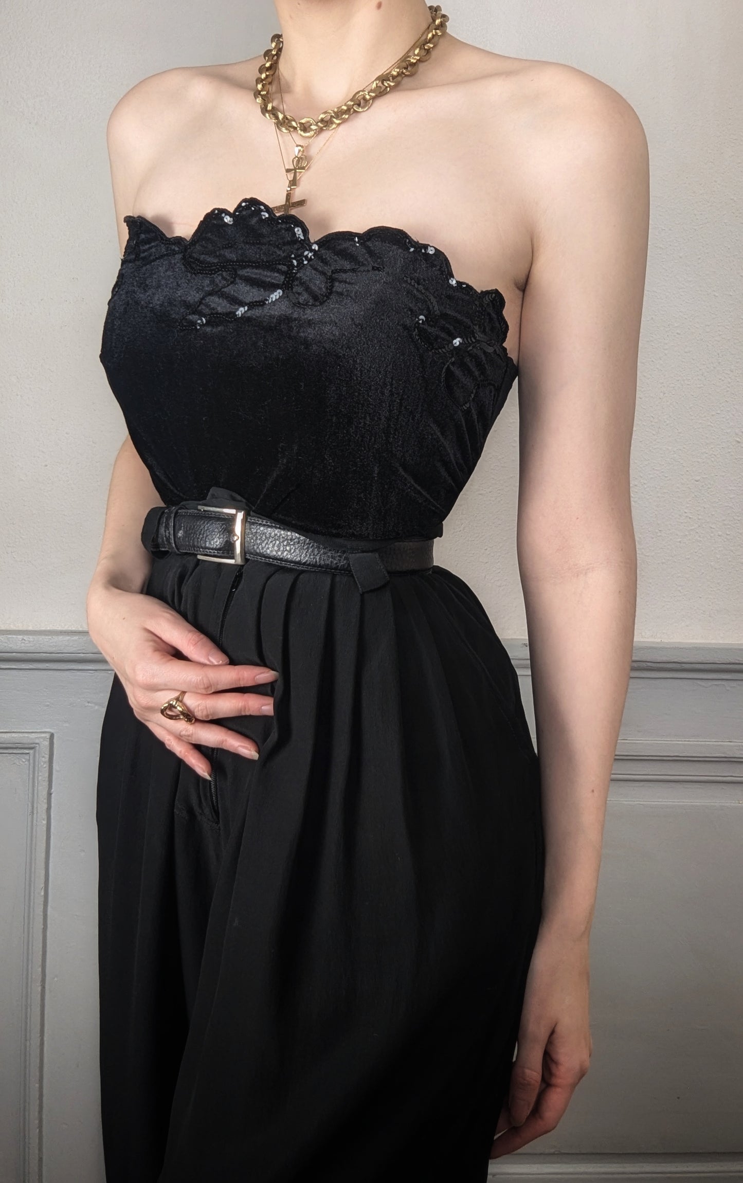 Vintage 80's Ritmo di Perla black bustier with flowers sequins