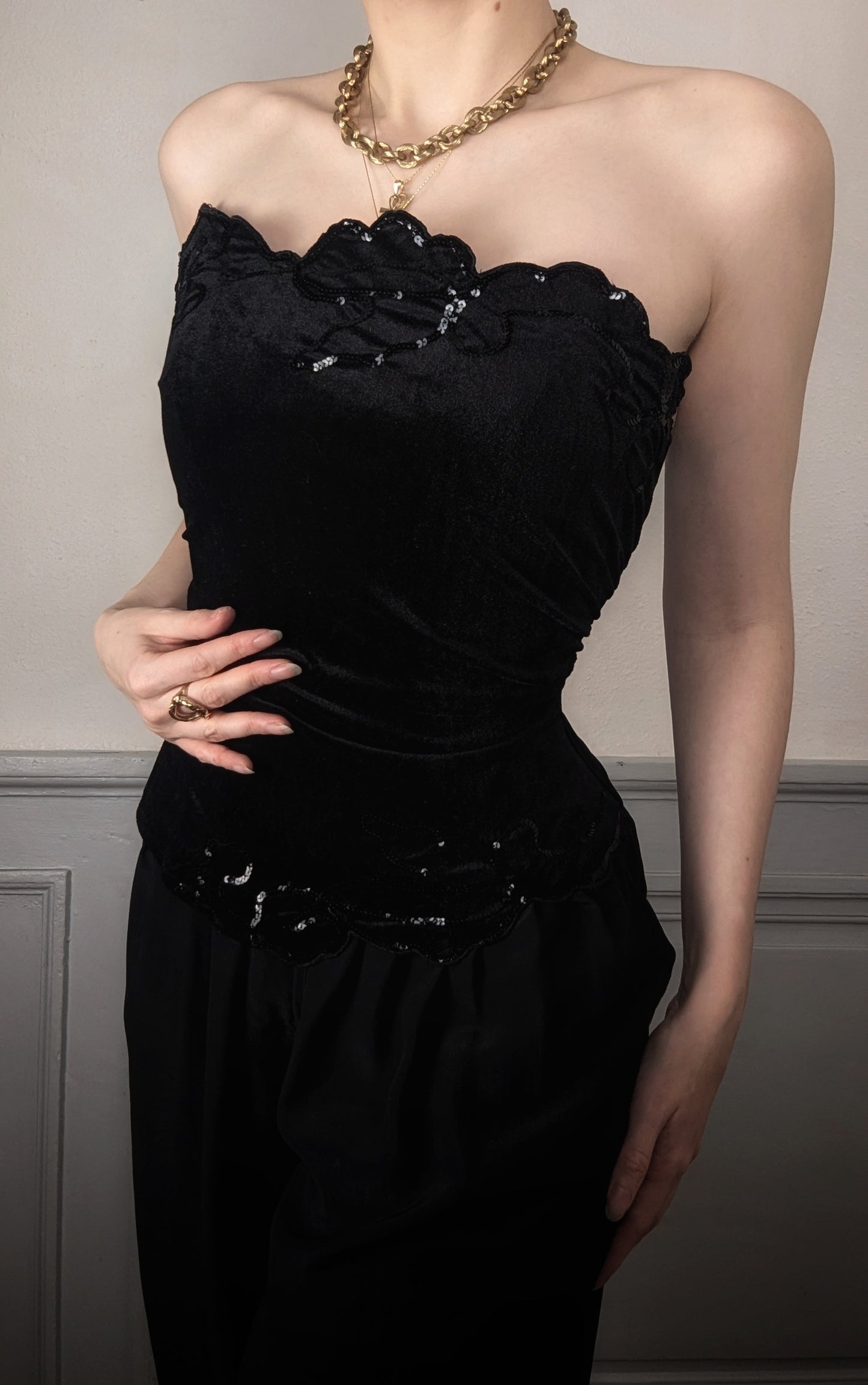 Vintage 80's Ritmo di Perla black bustier with flowers sequins