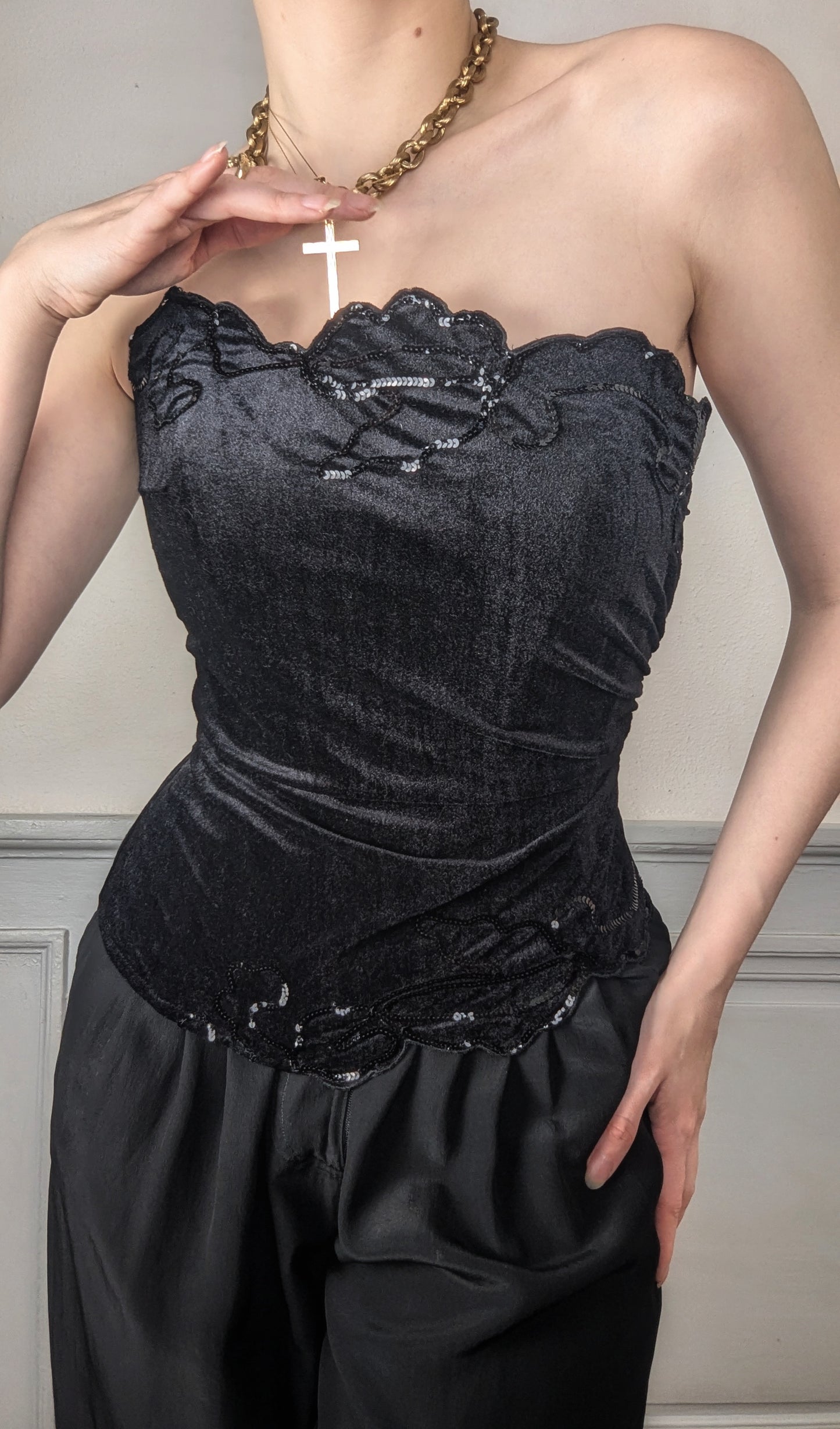 Vintage 80's Ritmo di Perla black bustier with flowers sequins